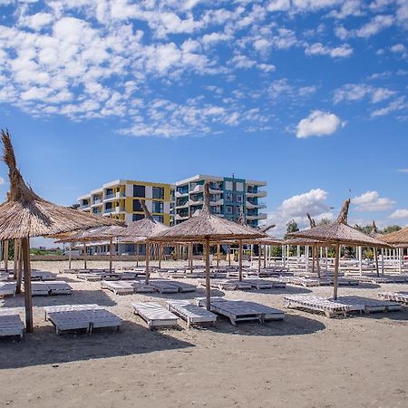 Constantinos Apartment Mamaia Nord Нэводари Экстерьер фото