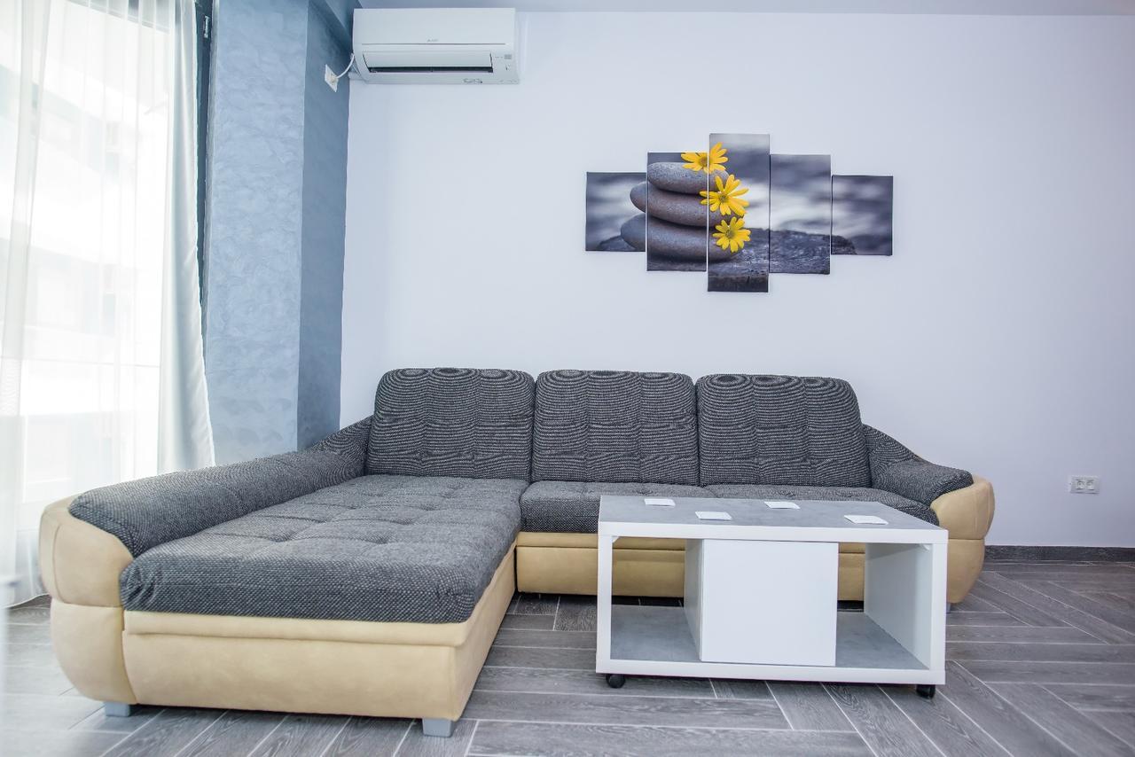 Constantinos Apartment Mamaia Nord Нэводари Экстерьер фото
